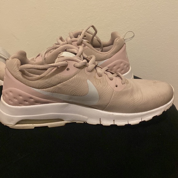 Nike Air Max Motion LW SE - Picture 8 of 9